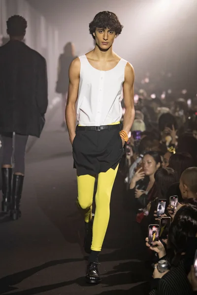 Look 23